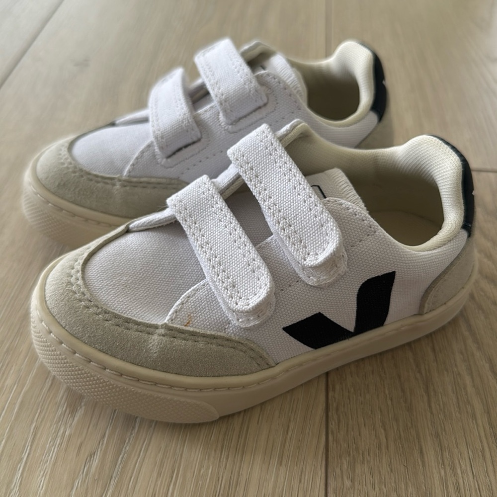 Veja Small V-12 Velcro Canvas